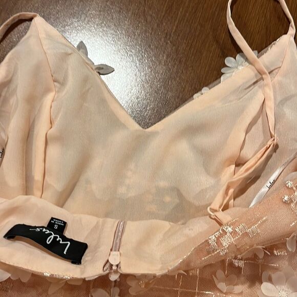 Lulus peach floral textured print dress size small NWT. - Picture 2 of 11